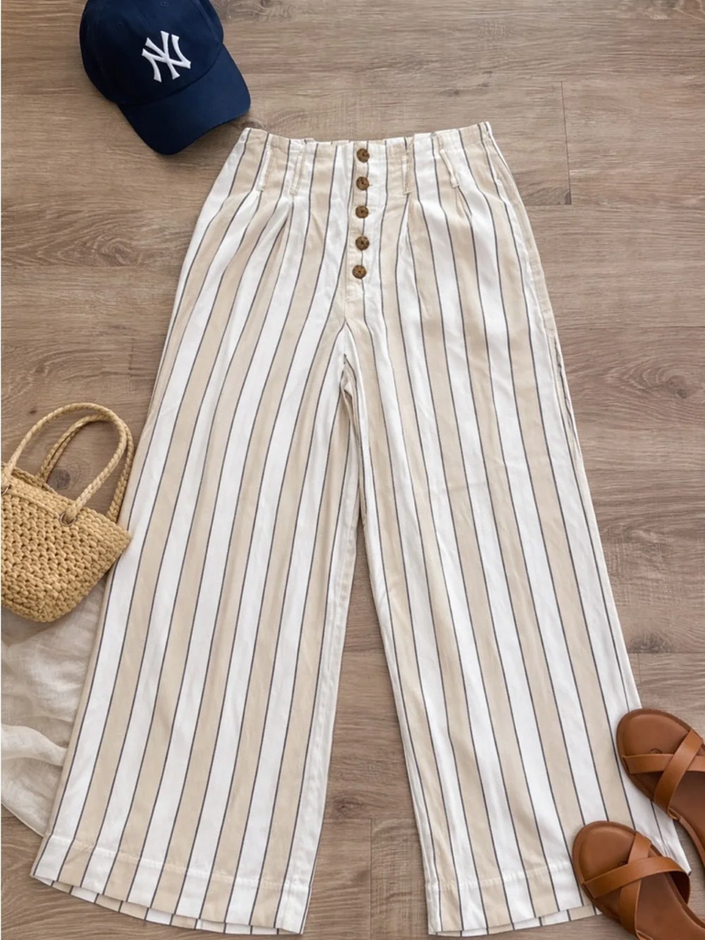 Abercrombie & Fitch Cream Wide-Leg Striped Button-Front Pants - Picture 1 of 8